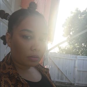 Meet your Posher, Gihara